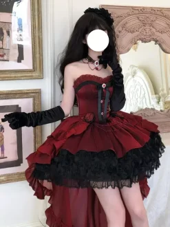 Robe Lolita gothique rouge à spaghetti et n艙uds roses robe courte Lolita avec traîne