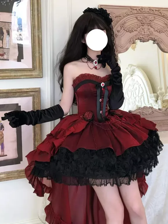 Robe Lolita gothique rouge à spaghetti et n艙uds roses robe courte Lolita avec traîne