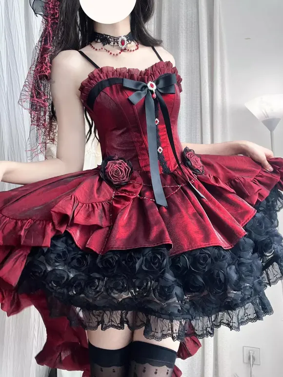 Robe Lolita gothique rouge à spaghetti et n艙uds roses robe courte Lolita avec traîne