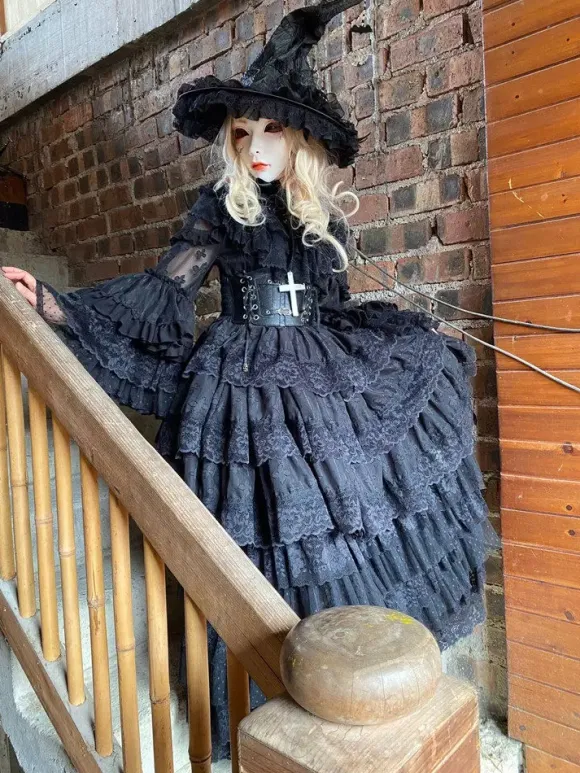 Robe Lolita gothique une pièce à volants et manches longues
