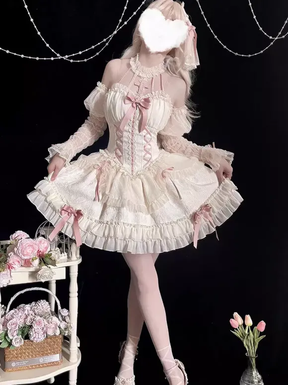 Robe Lolita rose à bretelles sans manches à volants et lacets avec coiffe assortie.