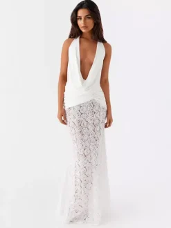 Robe longue blanche à col licou avec jupe fleurie 3D 2026