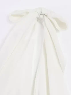 Robe longue blanche à col licou avec jupe fleurie 3D 2026