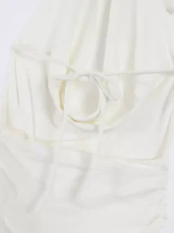 Robe longue blanche à col licou avec jupe fleurie 3D 2026