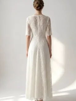 Robe longue bohème en dentelle blanche pour femme - Robe courte à manches courtes et boutons brodés - Tenue d'été idéale pour la plage les mariages et les fêtes (collection 2026)