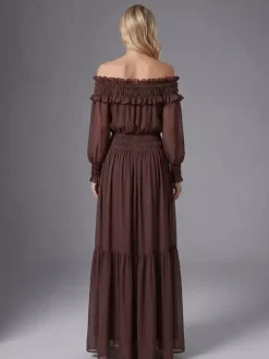 Robe longue bohème à épaules dénudées pour femme - Robe longue marron à volants en mousseline de soie taille smockée et manches longues étagées - Idéale pour une soirée romantique à la plage (2026)