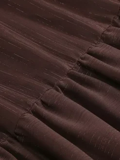 Robe longue bohème à épaules dénudées pour femme - Robe longue marron à volants en mousseline de soie taille smockée et manches longues étagées - Idéale pour une soirée romantique à la plage (2026)