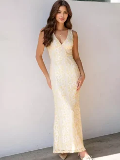 Robe longue en dentelle sans manches décolleté en V profond et dos nu été 2026