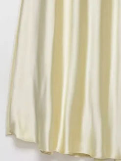Robe longue en satin blanc crème à col halter pour femme style élégant et formel