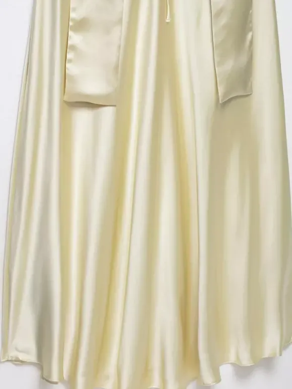Robe longue en satin blanc crème à col halter pour femme style élégant et formel