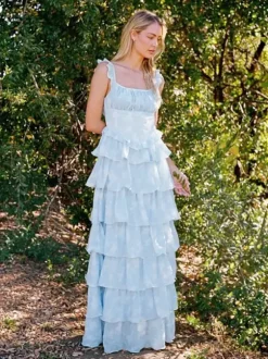 Robe longue maxi à volants et fleurs bleu clair pour femme - Robe d'été longue dos nu à étages style cottagecore - Garden-party d'été 2026
