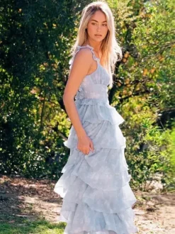 Robe longue maxi à volants et fleurs bleu clair pour femme - Robe d'été longue dos nu à étages style cottagecore - Garden-party d'été 2026