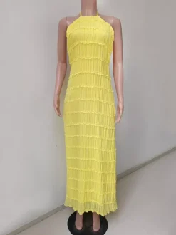 Robe longue plissée dos nu à col halter pour femme - Robe d'été bohème à volants sans manches et froncée dans le dos - Idéale pour la plage - Événement estival 2026