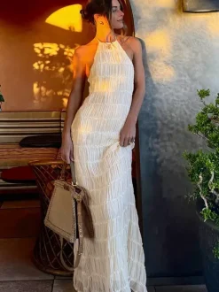 Robe longue plissée dos nu à col halter pour femme - Robe d'été bohème à volants sans manches et froncée dans le dos - Idéale pour la plage - Événement estival 2026