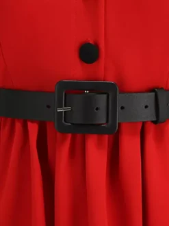 Robe longue rouge sans manches à col Claudine et coupe trapèze pour femme style vintage chic
