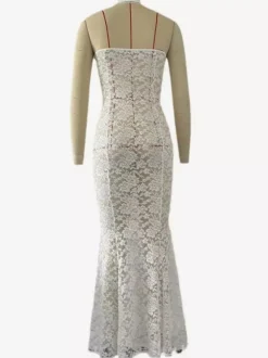 Robe longue sirène en dentelle blanche avec détails découpés 2026