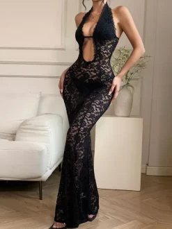 Robe longue sirène en dentelle blanche avec détails découpés 2026