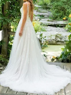 Robe mariée trapèze col V décolleté jupe en tulle à traîne robe de mariage