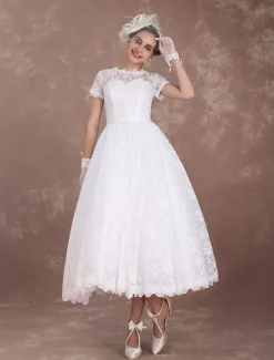 Robe mariée vintage manche courte en dentelle longueur au-dessous de genou doublure en satin boutonné sur dos robe de mariée ivoire