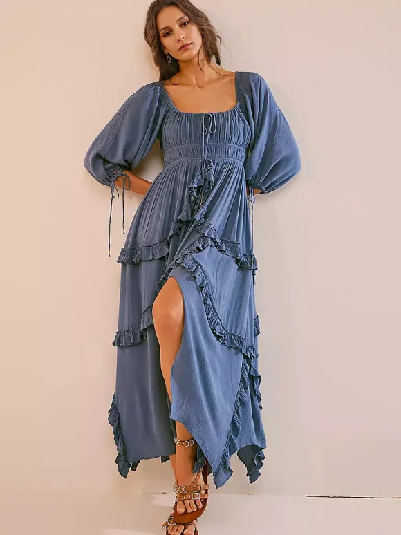 Robe maxi bohème à col carré pour femme - Robe longue fluide à manches trois-quarts ourlet à volants étagés et smocks - Collection été plage 2026
