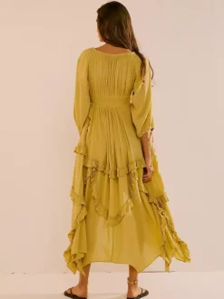 Robe maxi bohème à col carré pour femme - Robe longue fluide à manches trois-quarts ourlet à volants étagés et smocks - Collection été plage 2026