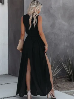 Robe maxi minimaliste pour femme - Robe bohème noire sans manches à col en V fendue sur le côté et ceinturée - Idéale pour une soirée d'été à la plage (2026)