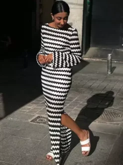 Robe maxi moulante à manches longues en maille à motif ondulé contrasté pour femme 2026