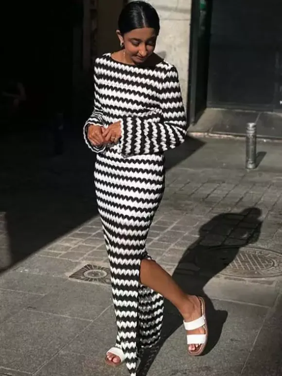 Robe maxi moulante à manches longues en maille à motif ondulé contrasté pour femme 2026