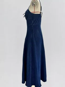 Robe midi bleu marine à bretelles spaghetti et col carré pour femme élégance classique