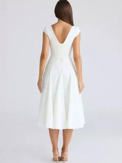 Robe midi élégante à col carré et coupe trapèze pour femme - Robe d'été vintage sans manches cintrée et évasée - Idéale pour les invités aux mariages d'été et les cocktails (collection 2026)