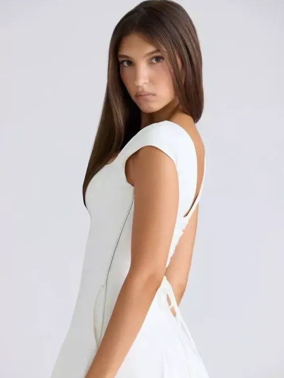 Robe midi élégante à col carré et coupe trapèze pour femme - Robe d'été vintage sans manches cintrée et évasée - Idéale pour les invités aux mariages d'été et les cocktails (collection 2026)