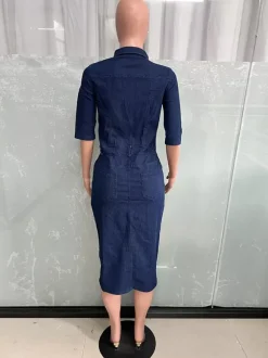 Robe midi moulante en jean délavé pour femme - Robe crayon bleue cintrée à boutons - Collection printemps-été 2026