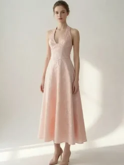 Robe mi-longue à fleurs rose pâle col licou coupe trapèze style vintage pour femme 2026