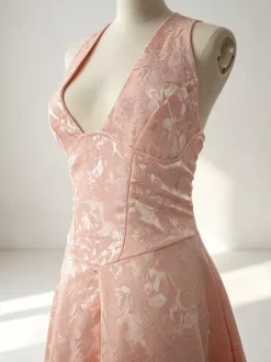 Robe mi-longue à fleurs rose pâle col licou coupe trapèze style vintage pour femme 2026