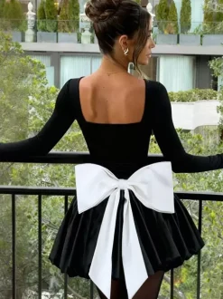 Robe mini à col carré et n艙ud papillon pour femme - Manches longues noires contrastées et élégantes - Style Audrey - Tenue de soirée printemps 2026