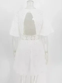 Robe mini dos nu à 艙illets blancs pour femme - Robe d'été bohème en coton coupe évasée et manches bouffantes - Idéale pour les vacances d'été à la plage 2026
