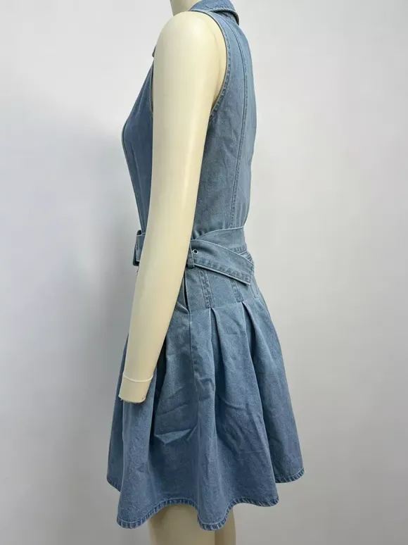 Robe mini en jean sans manches pour femme - Robe patineuse en jean plissée ceinturée et boutonnée style années 2000 - Idéale pour un pique-nique décontracté l'été 2026