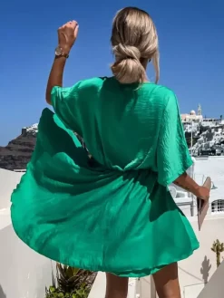 Robe mini en satin pour femme - Robe patineuse bohème portefeuille à manches courtes et col en V - Idéale pour les fêtes d'été à la plage 2026