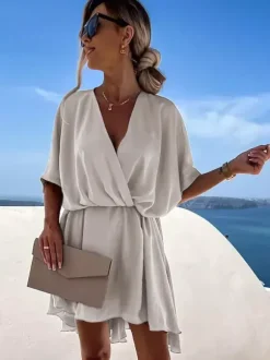 Robe mini en satin pour femme - Robe patineuse bohème portefeuille à manches courtes et col en V - Idéale pour les fêtes d'été à la plage 2026