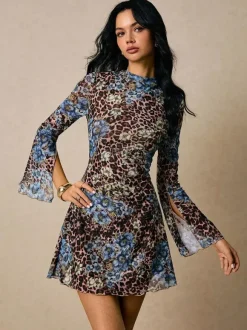 Robe mini léopard à imprimé floral et fente manches évasées collection femme 2026