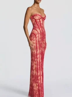 Robe moulante maxi en dentelle sans manches dos nu et bustier couleur bordeaux sexy idéale pour une soirée en amoureux.
