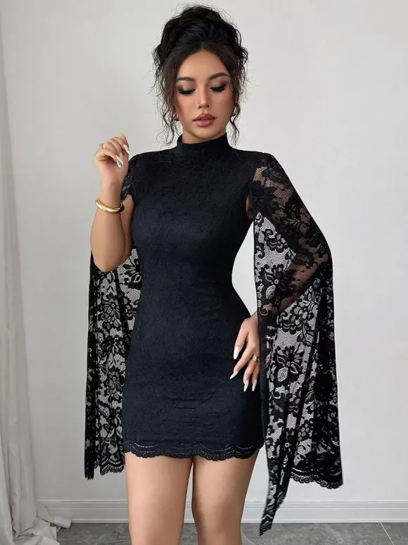 Robe moulante mini en dentelle florale à manches cape et col montant pour femme 2026