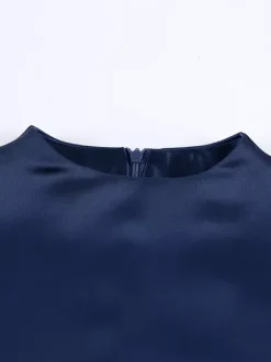 Robe moulante mini à manches cape en satin et col montant pour femme 2026