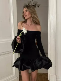 Robe moulante mini à épaules dénudées ourlet bouffant et froncée manches longues collection femme 2026