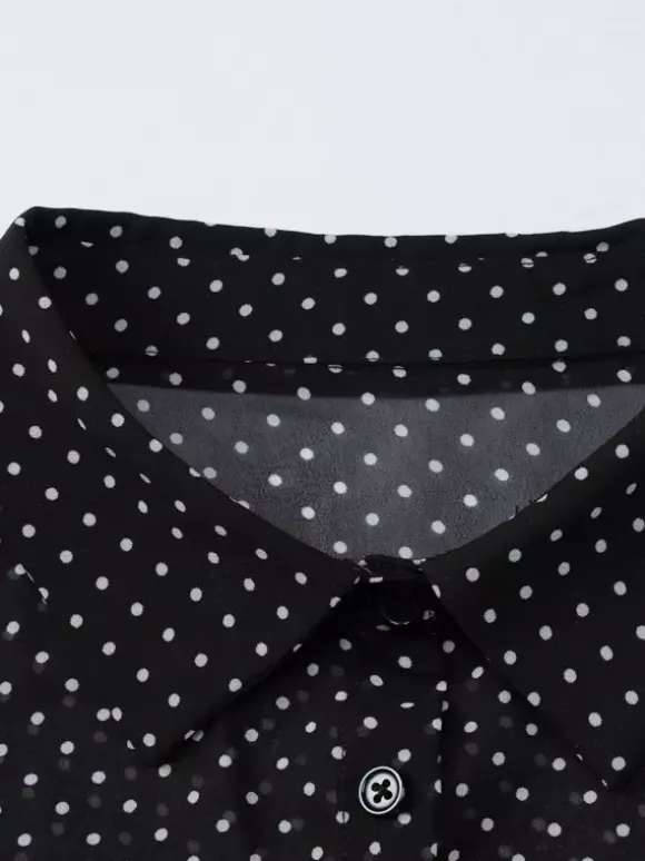 Robe noire décontractée mini plissée à manches longues et col en V pour une soirée en amoureux