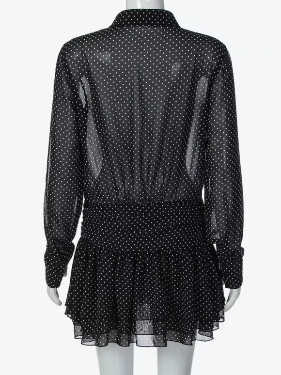 Robe noire décontractée mini plissée à manches longues et col en V pour une soirée en amoureux
