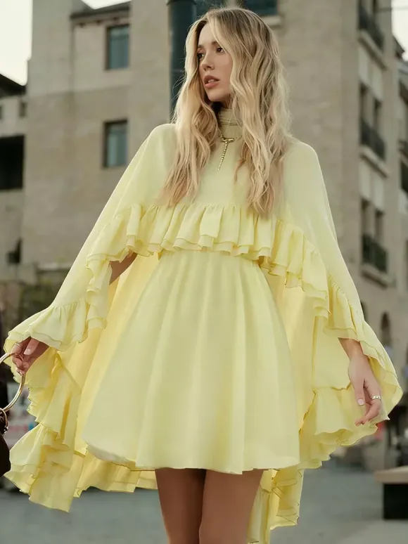 Robe nuisette courte en mousseline avec cape pour femme - Ensemble élégant à volants superposés 2 pièces - Idéale pour les invités de mariage les fêtes et les cocktails de printemps 2026