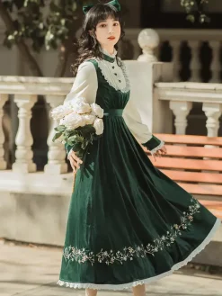 Robe paysanne médiévale pour femme manches bouffantes velours patchwork robe vintage