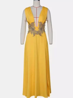 Robes de bal Robe longue semi-formelle brodée à col en V et fente haute