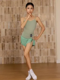 Robes de danse latine jaunes pour filles et adultes avec franges et coupe flatteuse.